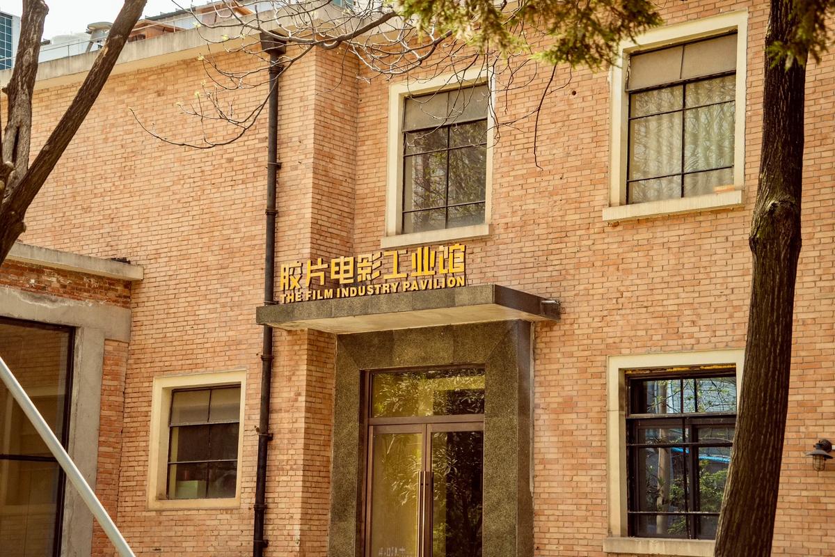 欧美夜恋影院夜恋秀场：深夜浪漫剧场与私密情侣互动体验精选