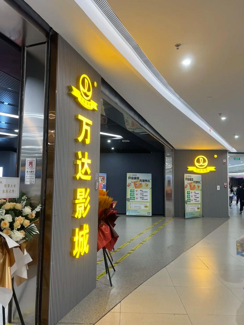 客厅大伦交侩h的相关介绍