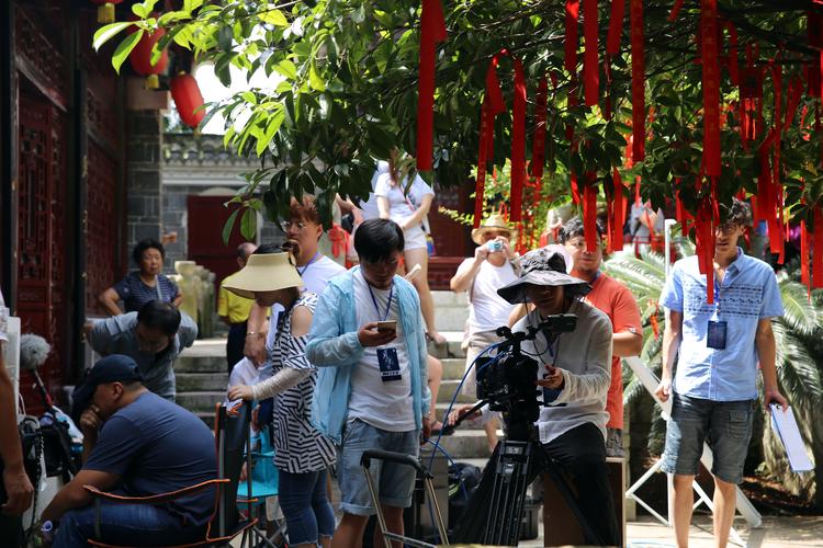 根据您的要求，为您生成一个包含3个长尾关键词的SEO标题：

**av影院在线观看高清无码资源 最新日本AV影片免费播放 成人电影网站永久VIP推荐**

> 嵌入的长尾关键词：`av影院在线观看`、`最新日本AV影片`、`成人电影网站永久VIP`