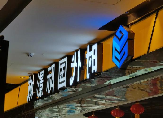 亚洲av黑丝美女的相关介绍