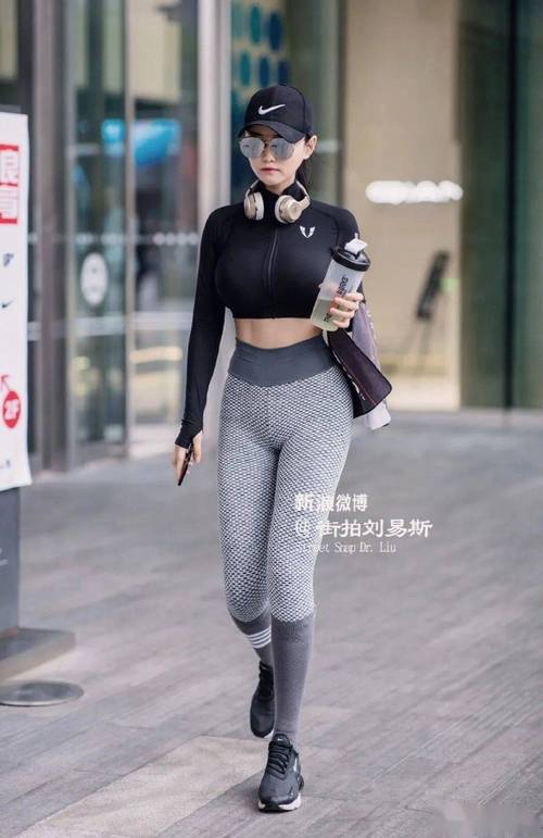 日韩美女av在线一区二区的相关介绍